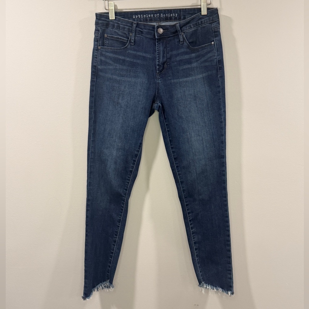 Articles Of Society‎ Women’s Dark Blue Cropped Jeans with Raw Hem Size 28